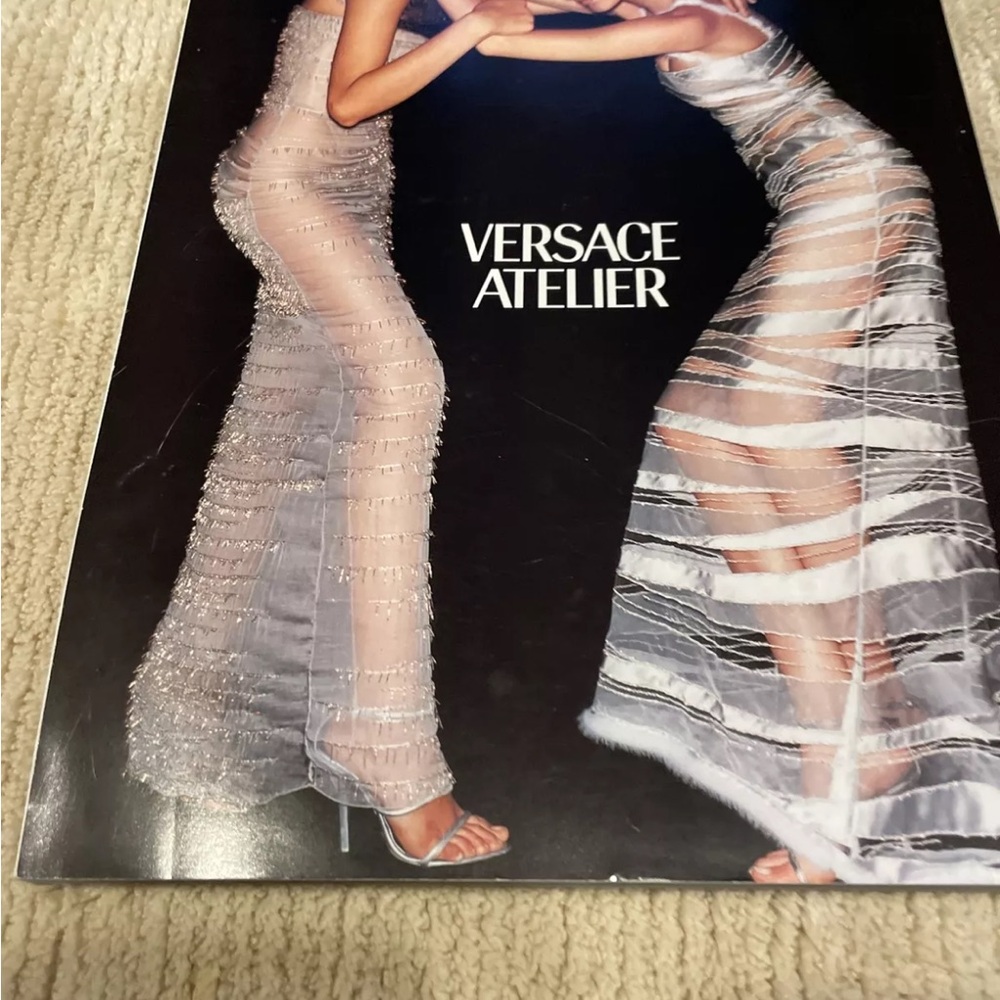 Vogue Couture Italia Alta Moda September 1998  Numero 577 - Picture 2 of 6
